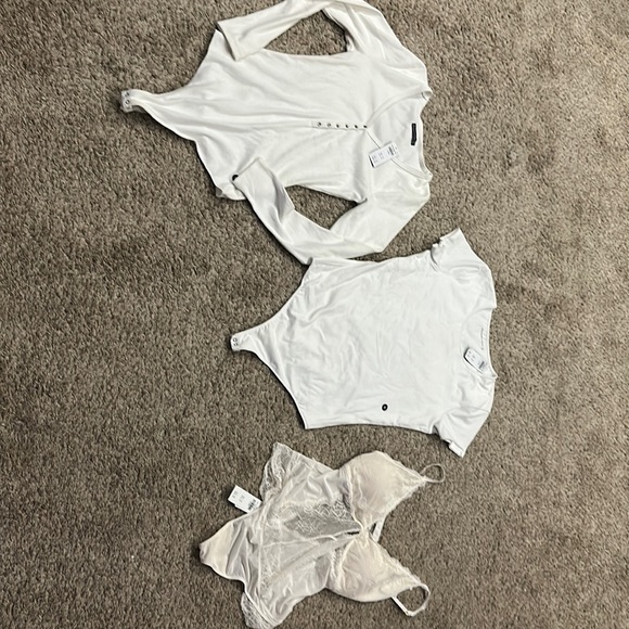 3 BRAND NEW ABERCROMBIE BODYSUITS 🤍🤍🤍 - Picture 1 of 12